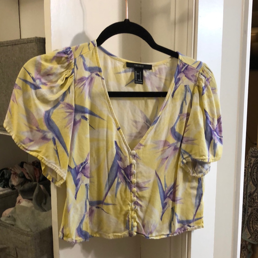 Forever 21 size s crop top